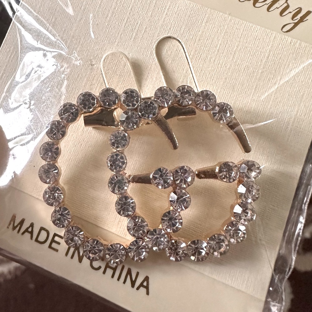 Fashionable Brooch